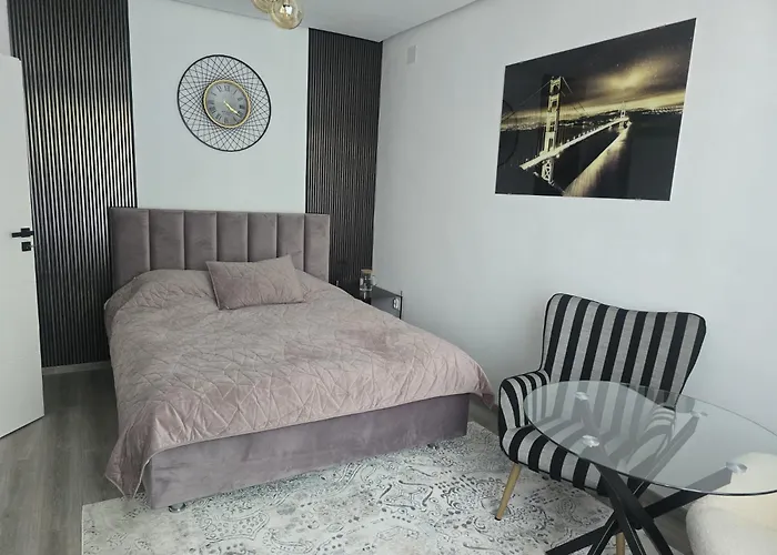 Lola\'S Studio